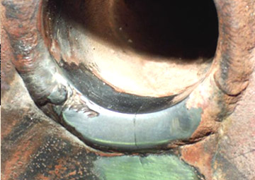 Fig. 4 — Espelho de trocador de calor após preparação metalográfica para fazer a réplica.